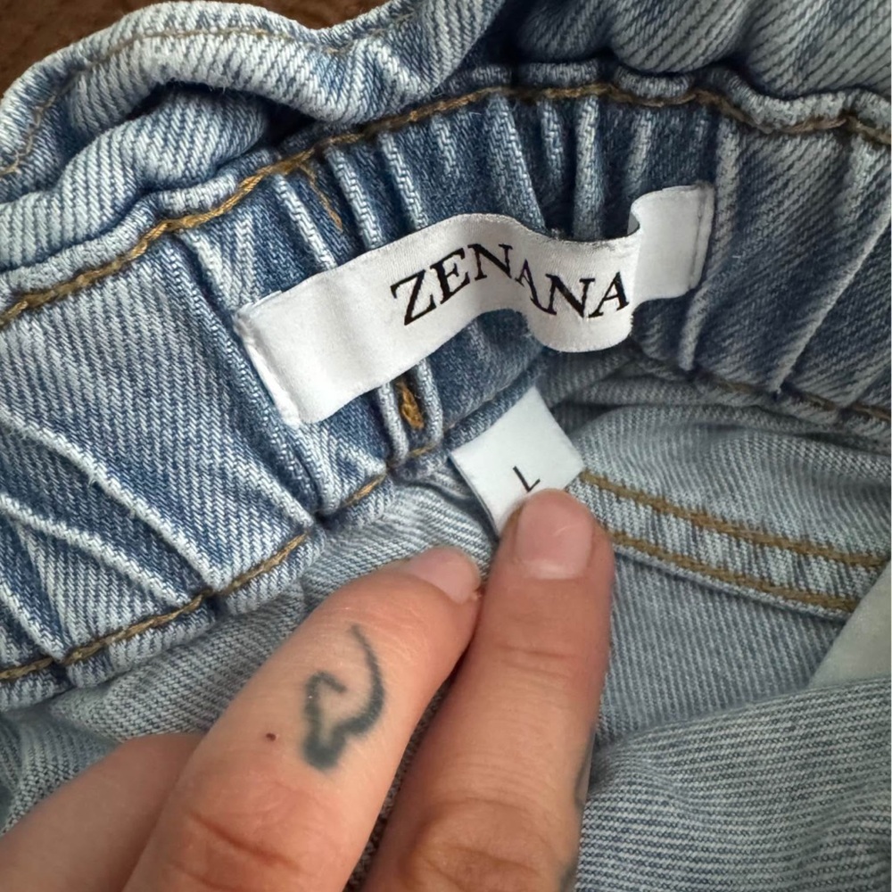 Zenana Outfitters Light Blue Jeans - Picture 3 of 3